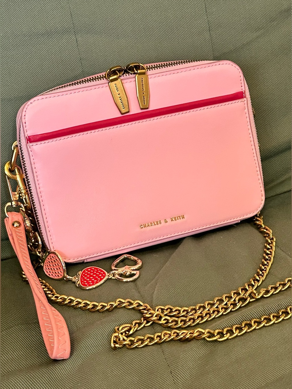 Charles & Keith Pink Crossbody with Gold Chain Boxy Crossbody GUC